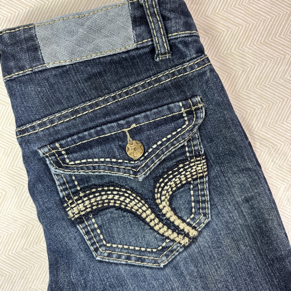 Vanilla Star Women Jr Jeans Shorts Sz 5 Distressed Embroidered Flap Pockets 28x7